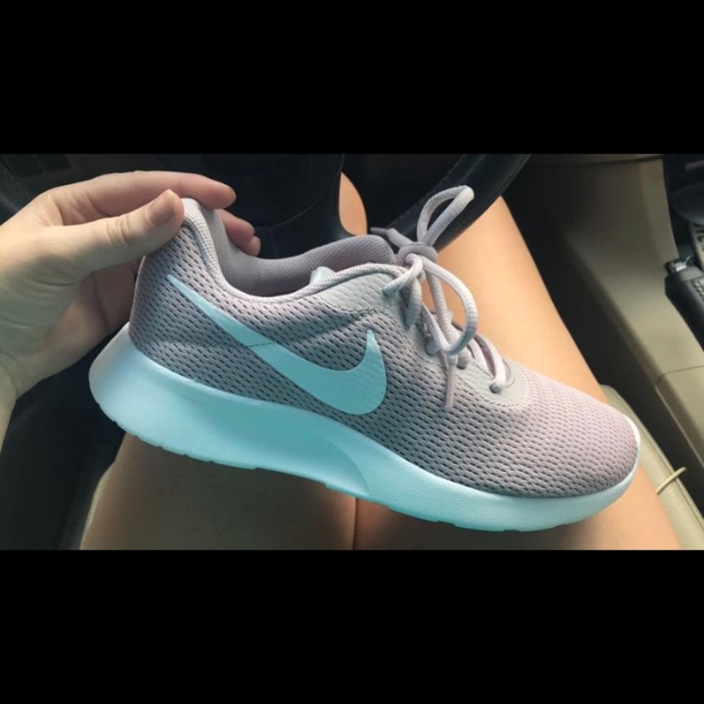 Nike Tanjun shoes